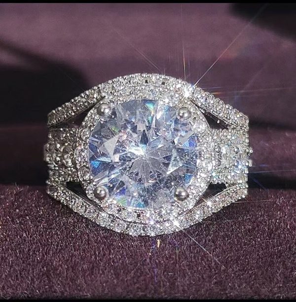 Christmas Exquisite Zircon Ring - Stylish Business & Celebration Unisex Band for Men and Women