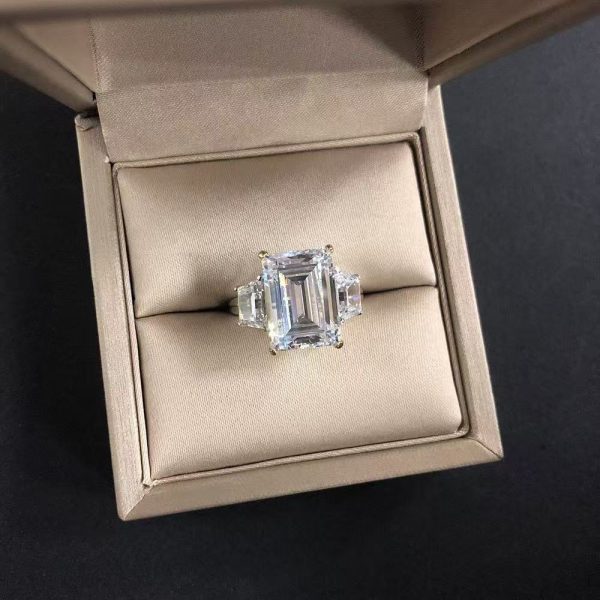 Women's Rectangular Champagne-Colored Gemstone Ring – Adjustable Open Band with Luxurious Ins Style, Hypoallergenic & Tarnish-Free