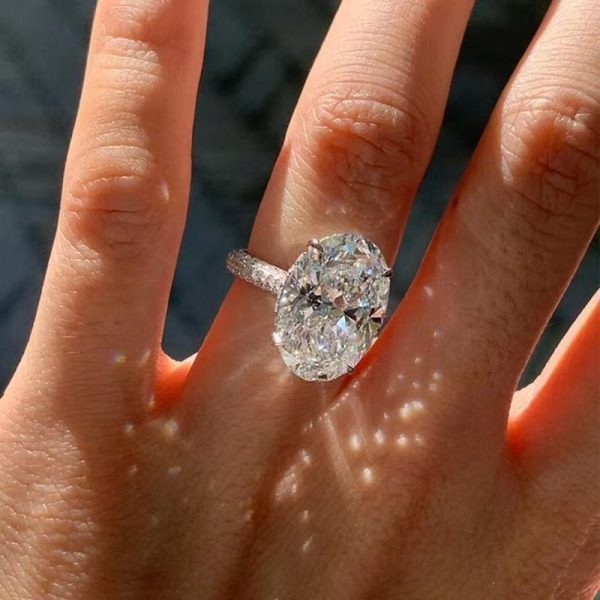 Oval Brilliance Diamond Ring – Frosted Sparkle Minimalist Luxury Jewelry