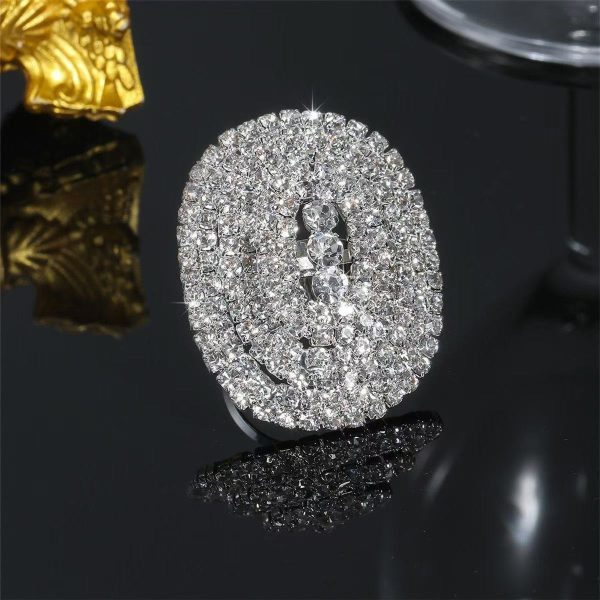 Luxury Sparkling Crystal Ring for Women – Elegant & Glamorous Cubic Zirconia Band with High-End Shine
