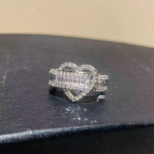 Sparkling Crossed Heart Ring – Dazzling Double-Loop Design with Brilliant Cut Stones